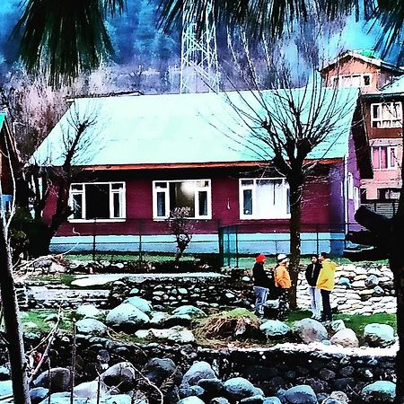 Hotel Lidder Palace Pahalgam Exterior photo