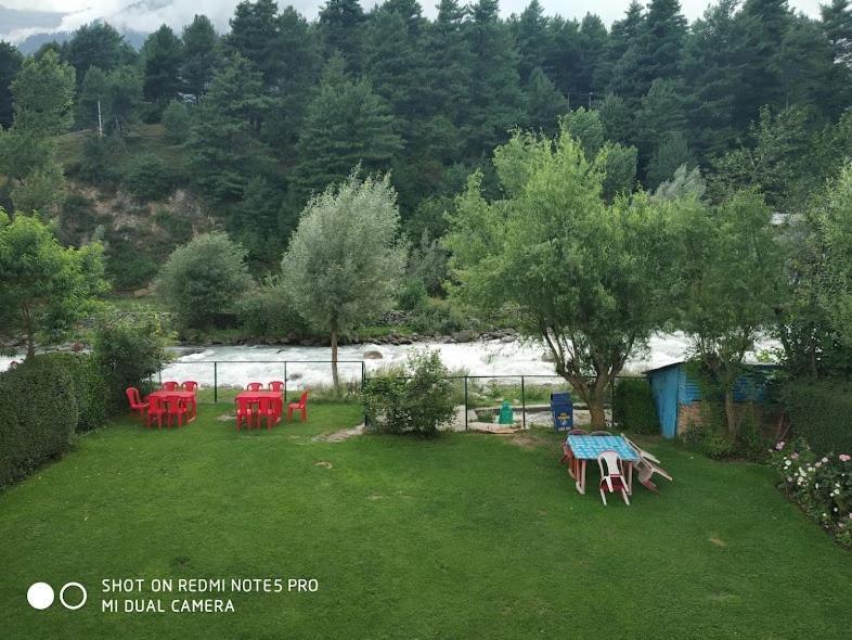 Hotel Lidder Palace Pahalgam Exterior photo
