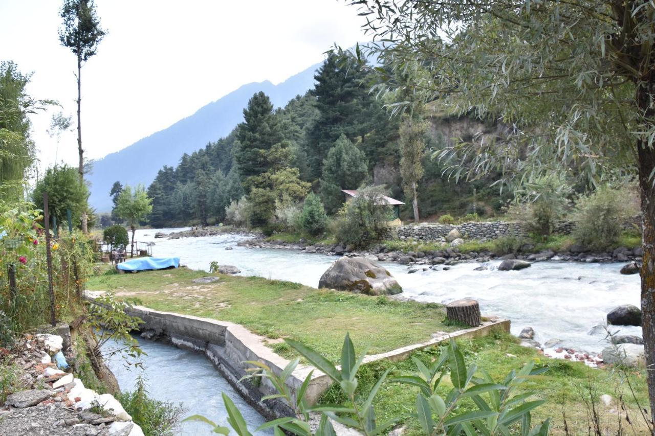 Hotel Lidder Palace Pahalgam Exterior photo