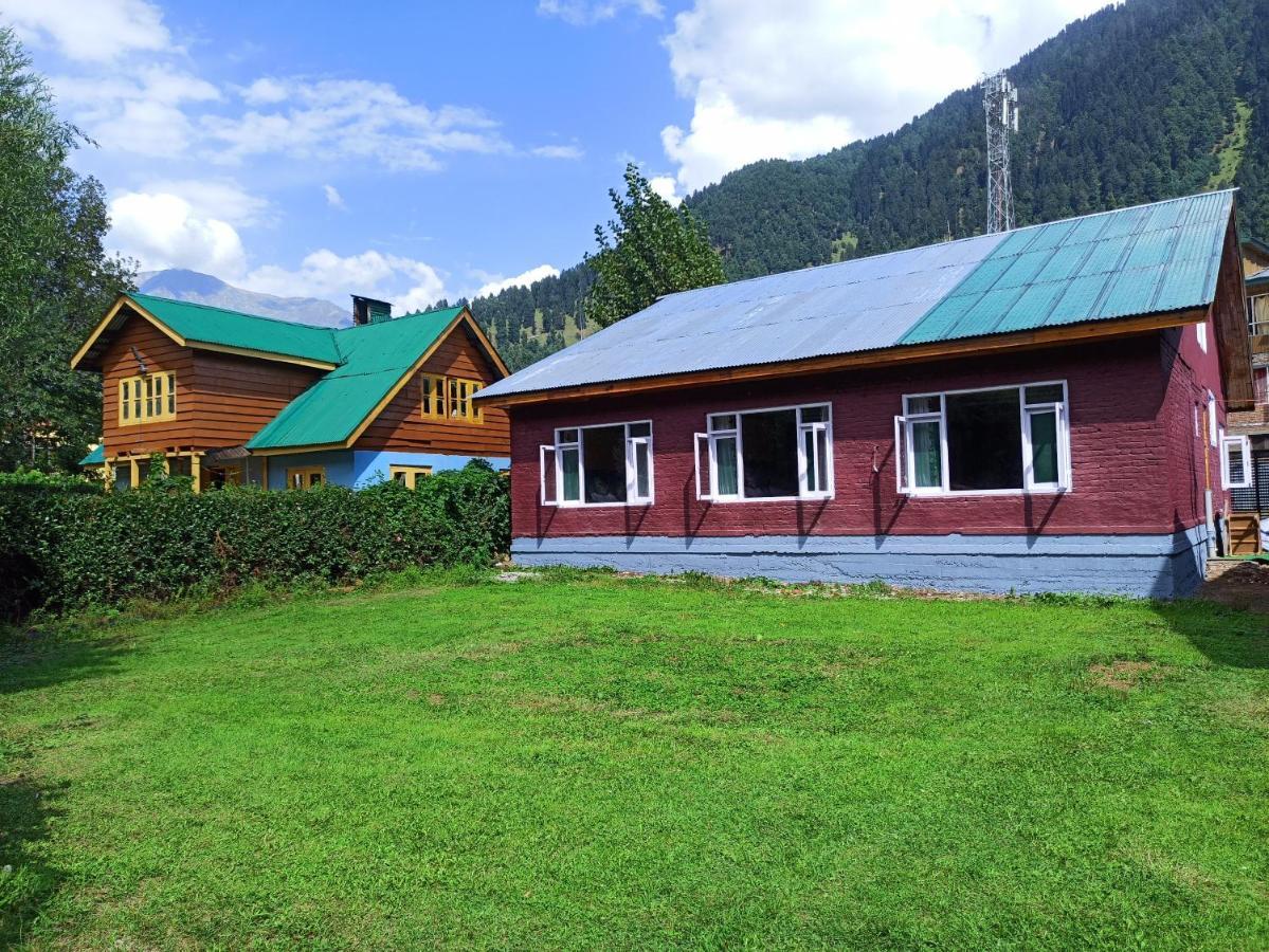 Hotel Lidder Palace Pahalgam Exterior photo