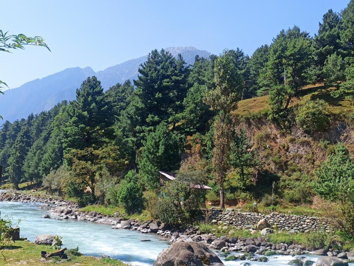Hotel Lidder Palace Pahalgam Exterior photo