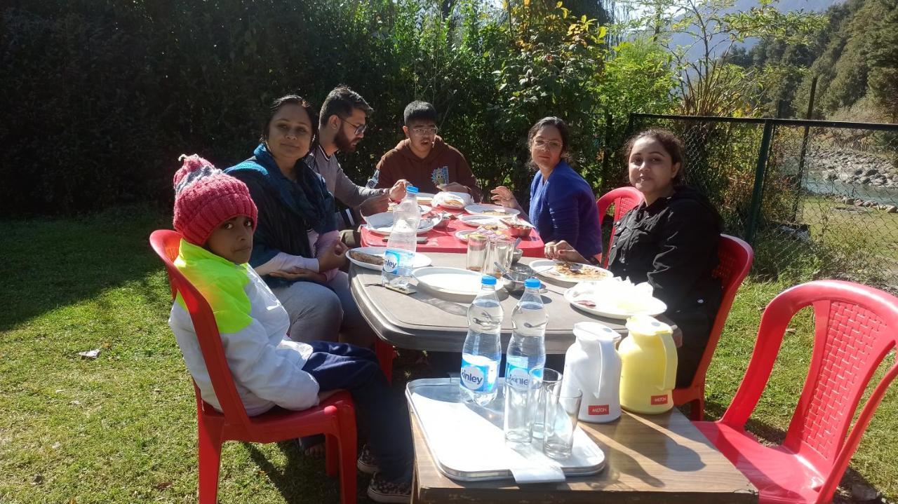 Hotel Lidder Palace Pahalgam Exterior photo