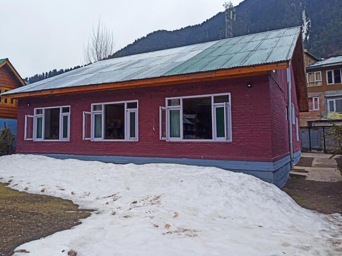 Hotel Lidder Palace Pahalgam Exterior photo